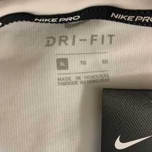 Men’s nike dry fit muscle tee